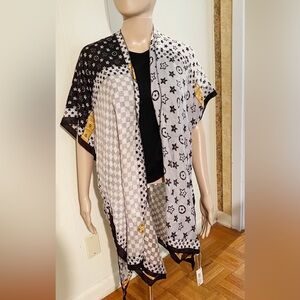Black and White Patterned Shawl Kimono